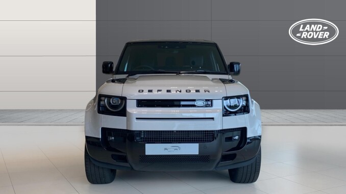 Land Rover Defender 3.0 D350 X-Dynamic HSE 90 3dr Auto Diesel Estate - Image 7